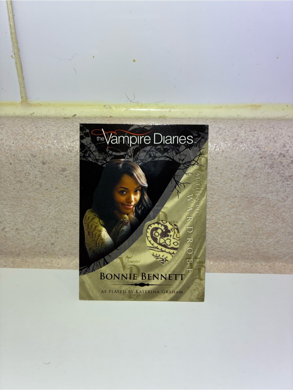 Cryptozoic The Vampire Diaries Bonnie Bennett Authentic Wardrobe Card M7